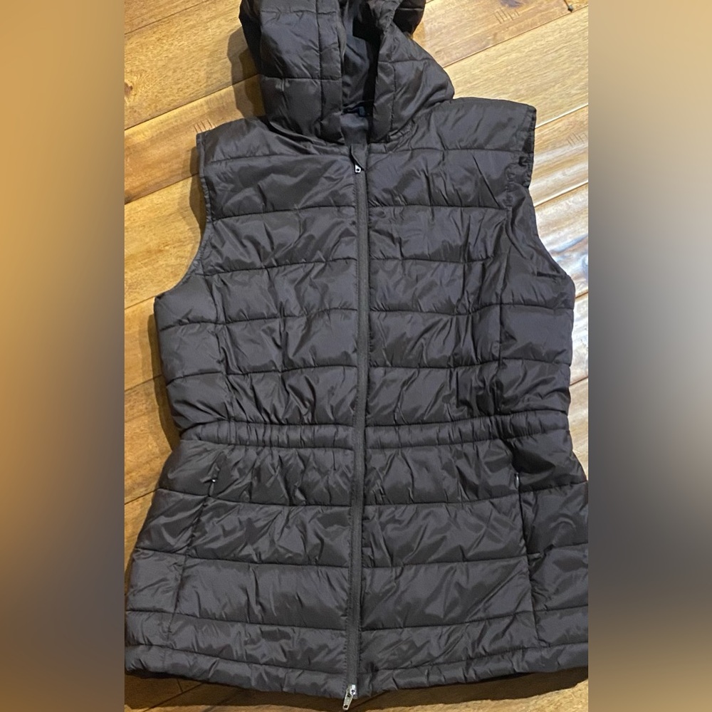 NWOT Swiss Tech Hooded Vest